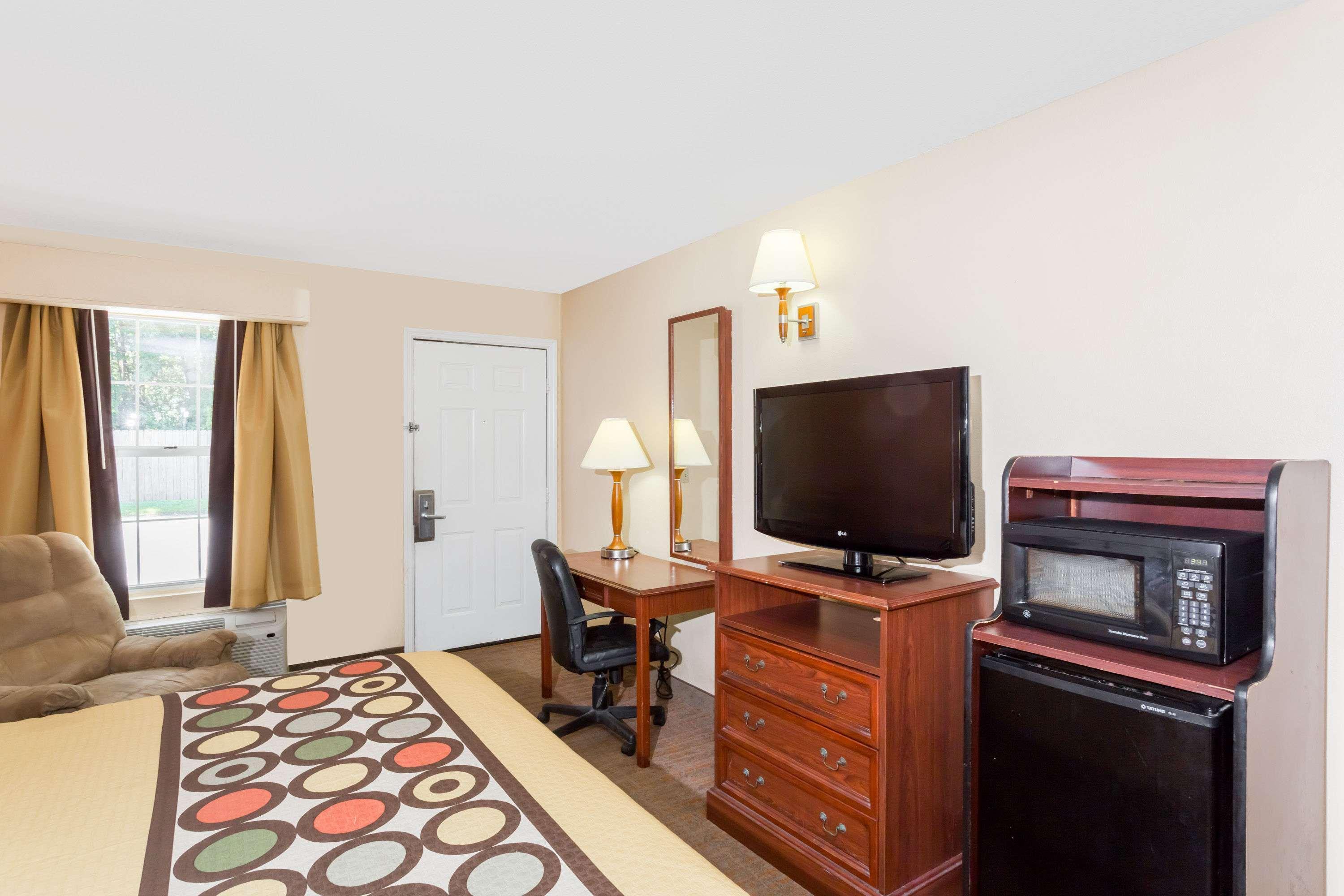 Super 8 By Wyndham Statesboro Hotel Kültér fotó